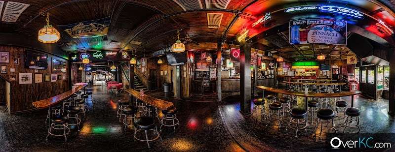 Kelly's Westport Inn